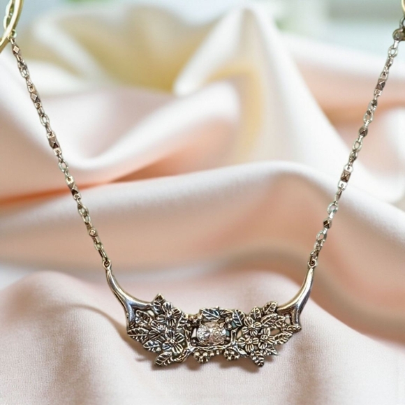 Signed .925 Silver Flower Necklace With Intricate Chain - Picture 6 of 6